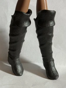 Barbie Doll Fashion Accessory Shoes Black Boots-Fits Barbie- - Picture 1 of 3