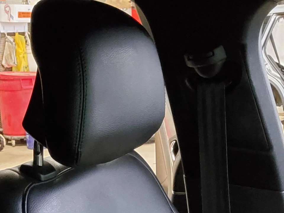 Driver Side Lincoln MKC       2016 Headrest 565675 Foto 1 de 1