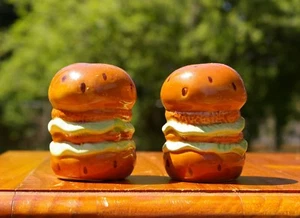 Juego de agitadores de sal y pimienta Hamburguesas 2 3/4" de alto - Imagen 1 de 8