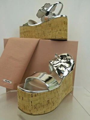 MIU MIU PRADA 5XZ346 SILVER POLISHED LEATHER FLOWER PLATFORM SANDALS 38.5 ITALY - Image 1 of 4