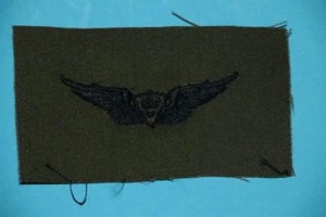 ORIGINAL US ARMEE FLIEGER BASIC FLUGBESATZUNG PILOT FLÜGEL TUCH GESTÜTZT VIETNAM - Bild 1 von 1
