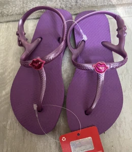 Chanclas Havaianas con correa en el tobillo niñas. Púrpura con botón de beso. Talla 13/1Y - Imagen 1 de 4