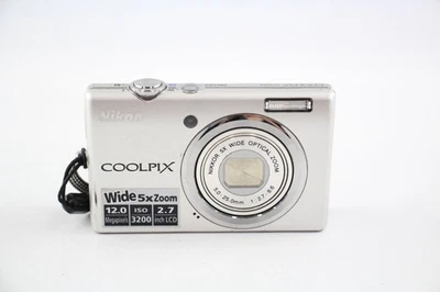 Nikon Coolpix S570 Digital Compact Camera Working w/ 5x Optical Zoom - Image 1 of 4