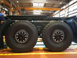 **HUTCHINSON ALUFELGE MODIFIZIERT**KEINE LÄNGEREN RADBOLZEN MEHR NÖTIG**14.00R20 - Bild 1 von 11
