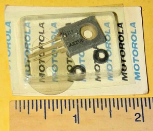 2 transistores de potencia MJE2370 40V 40W 3A NUEVO EN CAJA con hardware de montaje silicio PNP - Imagen 1 de 2