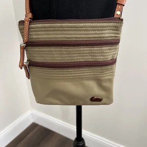 Dooney & Bourke Crossbody Purse Triple Zipper Nylon Greenish Tan Color - Imagen 1 de 14