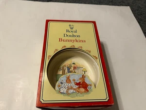 Royal Doulton Bunnykins 2-Piece Baby Set (Plate & Two Handled Mug) 1994 - Picture 1 of 2