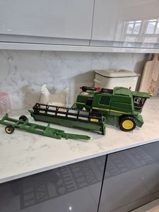 Bruder John Deere 1:16 T670i Combine Harvester 1:16 Toy Model Big Farm Tractor - Picture 1 of 7