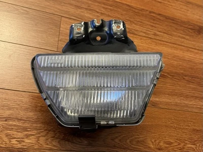 Faro antiniebla inferior derecho pasajero Mercedes-Benz C126 560SEC 1986-1991 OEM Foto 1 de 4