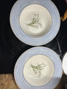 "PAR de cuencos de sopa con borde de jardín Wedgwood Sarah's - gota de nieve 9""" - Imagen 1 de 7