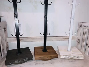Soporte para taza de café Rae Dunn “But First Coffee” giratorio metal madera granja nuevo con etiquetas - Imagen 1 de 4