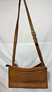 COACH Zip Bag British Tan Leather Shoulder Purse Bag Vintage - Picture 1 of 12