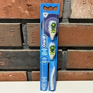 Oral-B Pro Health Battery Powered Toothbrush 2 Replacement Heads AntiMicrobial - Picture 1 of 4