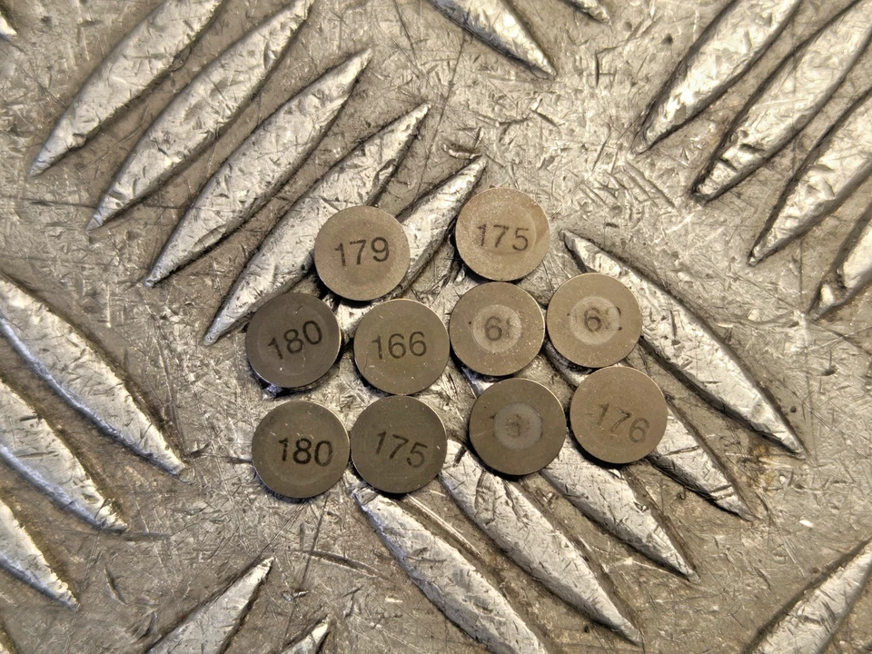 YAMAHA TDM850 1991 1996 91 96 01 CULATA ADMISIÓN VÁLVULA ESCAPE AJUSTE CUÑA Foto 1 de 1