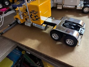 1/32 NEW RAY NEW CUSTOM YELLOW KENWORTH W900 SEMI TRACTOR, NO PACKAGING # B 258 - Picture 1 of 4