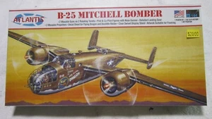 ATLANTIS B-25 MITCHELL BOMBER 1/64 SCALE MODEL KIT - Picture 1 of 2