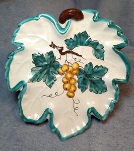 Plato de fruta de hoja de pueblo campesino italiano vintage pintado a mano uvas/bayas - Imagen 1 de 20