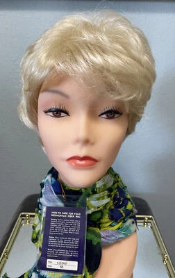 Nalee Collection by Aspen Wig N-20 Daisy in 22L New In Box - Image 1 of 4