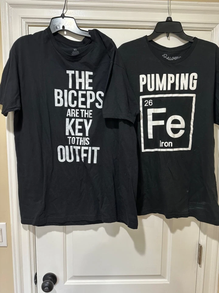 Camiseta masculina GG Essex Dry Goods "The Biceps are the key to this outfit" - Imagem 1 de 1