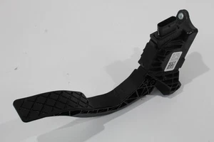 Audi A8 4N D5 Accelerator Throttle Pedal 8W1723523 - Picture 1 of 14