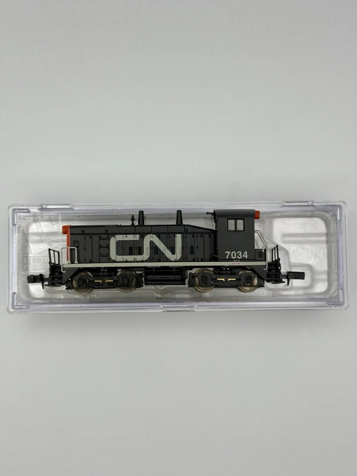 NIOB N Life Like 79000 SW9/1200 Switcher locomotive Canadian National CN 7034 - Image 1 of 4