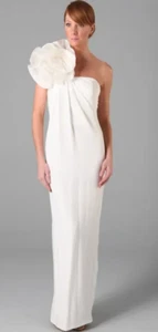 Abito da sposa HOT Marchesa Notte impreziosito da fiori monospalla avorio 1300 - Foto 1 di 12