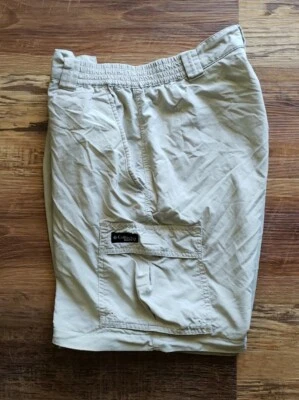 COLUMBIA GRT CONVERTIBLE KHAKI FISHING SHORTS SIZE M (SHORTS ONLY) FREE SHIPPING - Image 1 of 4