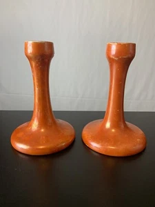 Candelabros antiguos vintage de cerámica inglesa Ruskin esmaltados con brillo naranja  - Imagen 1 de 12