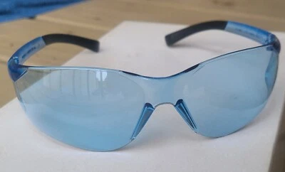 PYRAMEX ZTEK CON GAFAS DE SEGURIDAD ANTINIEBLA LENTE AZUL INFINITO S2560ST Z87+  Foto 1 de 4