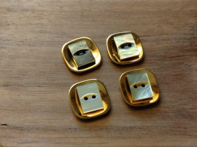 4pcs gold-colored 14mm bundle of shell buttons special vintage  buttons - Image 1 of 4