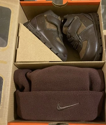 NIKE ACG First Goadome Gift Pack (CB) Size 2C 313939-221 Baby Shoes & Beanie Set - Image 1 of 4