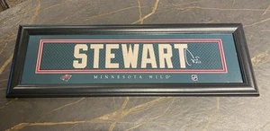 Chris Stewart Minnesota Wild Jersey placa de identificación automática - autografiada - enmarcada rara - Imagen 1 de 1
