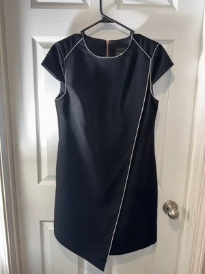 Vestido asimétrico Ted Barker London Artiro en contraste Foto 1 de 3