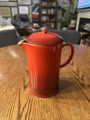 Le Creuset Cerise Cherry Red French Press Coffee Pot Stoneware 27 Oz - Image 1 of 4