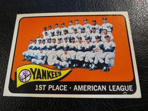 1965 TOPPS BASEBALL SET #513 New York Yankees Team Picture, VG/VGEX - Picture 1 of 5