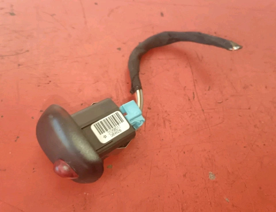 Sensor Indicador Alarma LED Volvo S40 Mk2 (31268017) C30 S60 XC60 XC90 Original Foto 1 de 4