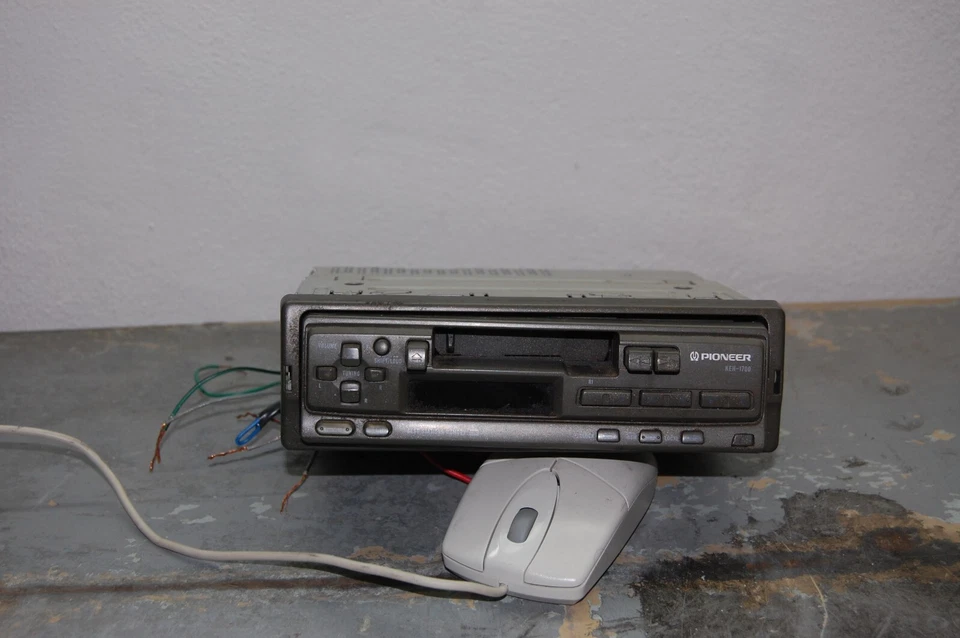 Autoradio Pionner KEH 1700 - Immagine 1 di 1