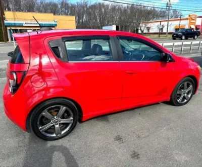 Protectores de lluvia con cinta AVS viseras de ventilación sombra para Chevy Sonic Hatchback 2012-2020 Foto 1 de 4