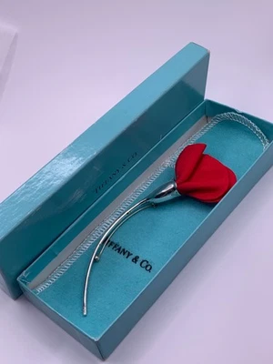 Broche de flores Tiffany & Co. Elsa Peretti Amapola prata esterlina com seda vermelha - Imagem 1 de 4