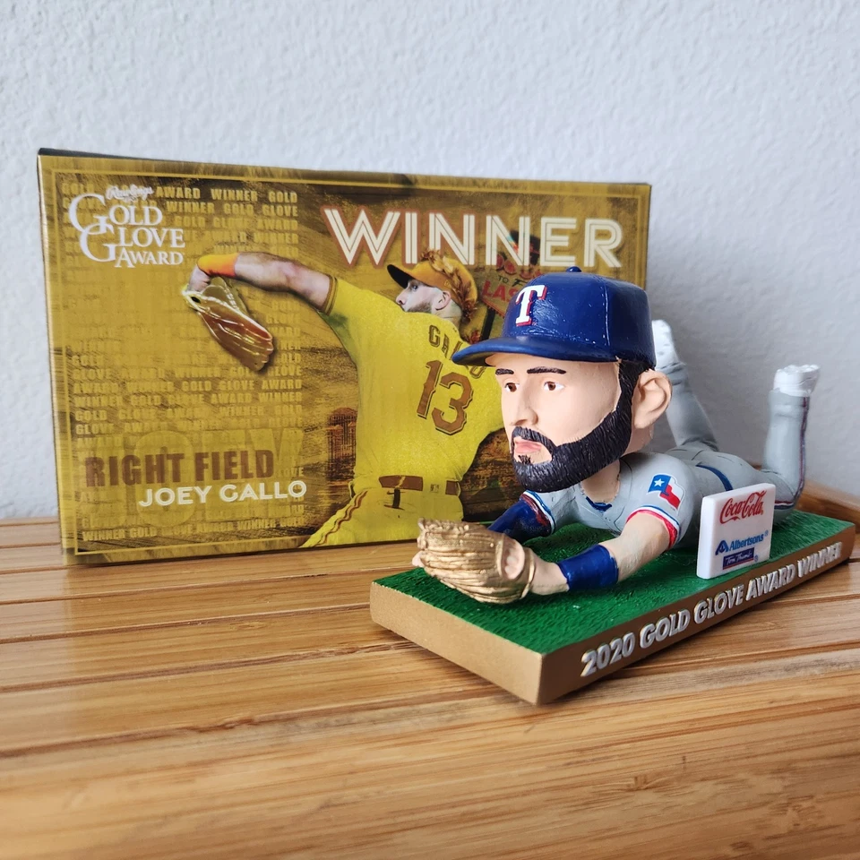 Guante de Oro Joey Gallo Rawlings Premio Bobblehead 2020 Texas Rangers Right Field Foto 1 de 4