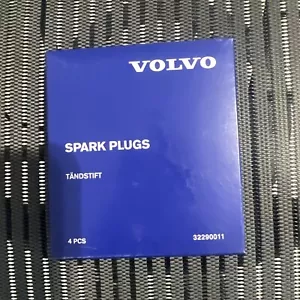Genuine Volvo OEM Spark Plug 32290011 Set Of four Plugs - Picture 1 of 3