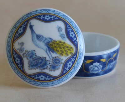 DELPRADO COLLECTION EP18 PORCELAIN TRINKET PILL BOX ROUND LOOSE LID PEACOCK BLUE - Image 1 of 4