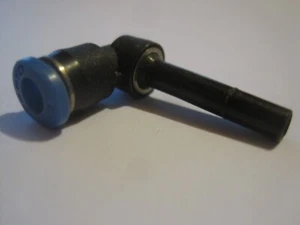 FESTO 153347 Conector L Manguito 4mm Manguera 4mm QSML-4H - Imagen 1 de 4