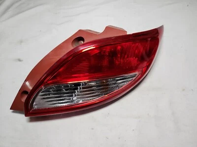 Conjunto de luz trasera derecha Mazda 2010-2014 2 pasajeros (OEM) Foto 1 de 4