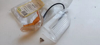 063050 FRECCIA PLASTICA FANALE ANTERIORE DX PER ALFA-ROMEO ALFA 90 ELMA - Immagine 1 di 4