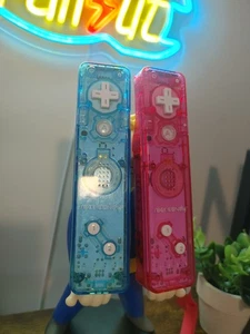 Rock Candy Wii Remote Pink & Blue - Picture 1 of 3