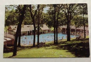 Swimming Pool In Monnett, Mo. Postcard (V1) - Picture 1 of 2