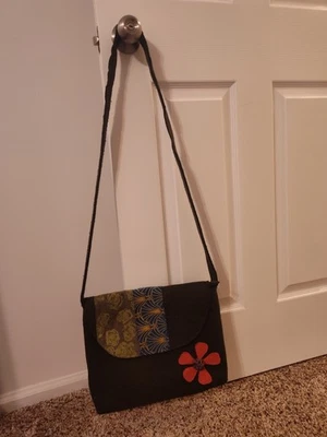 Global and Vine Handbag Dark GN with Floral and Geometric design - Image 1 of 4