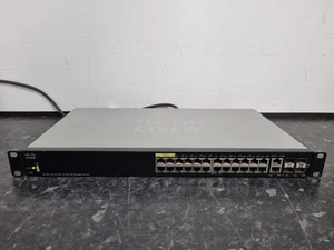 Conmutador administrado Cisco SF350-24P - 24 puertos PoE 10/100 - 4 Gigabit Ethernet (GbE) - Imagen 1 de 8