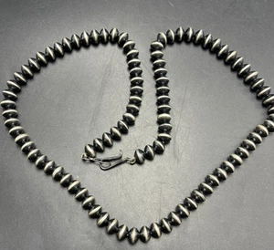 24 Zoll lange HANDGEMACHTE Sterlingsilber NAVAJO PERLEN HALSKETTE STRANG Untertasse Perlen - Bild 1 von 17